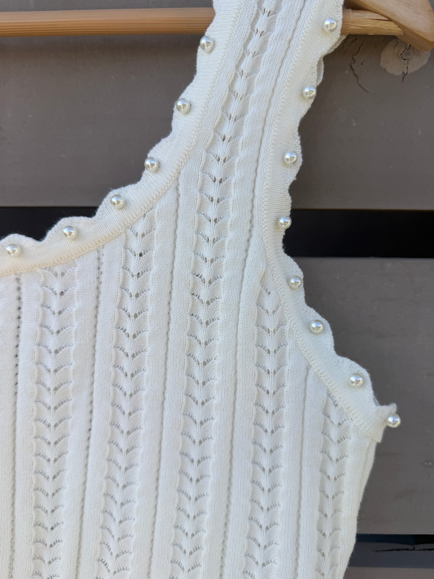 Ivory and Pearl Scallop Trim Tank